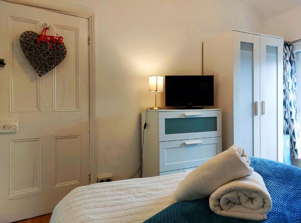 Salt Marsh Apartment Tywyn Exterior foto